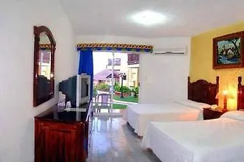 Las Perlas Condos Cancún 3*,